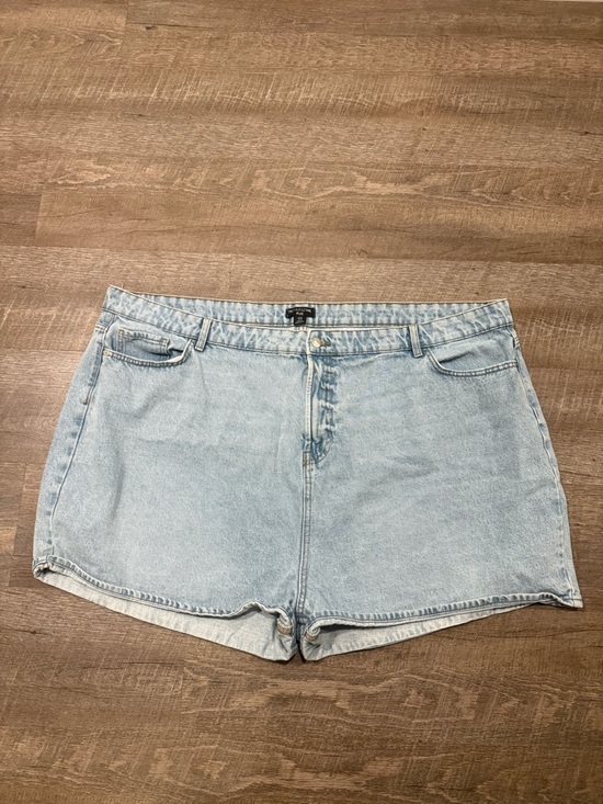 PrettyLittleThing Pants - PrettyLittleThing Blue High-Rise Denim Shorts. size 26 plus size